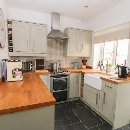 Holidays Nyaraló Harome